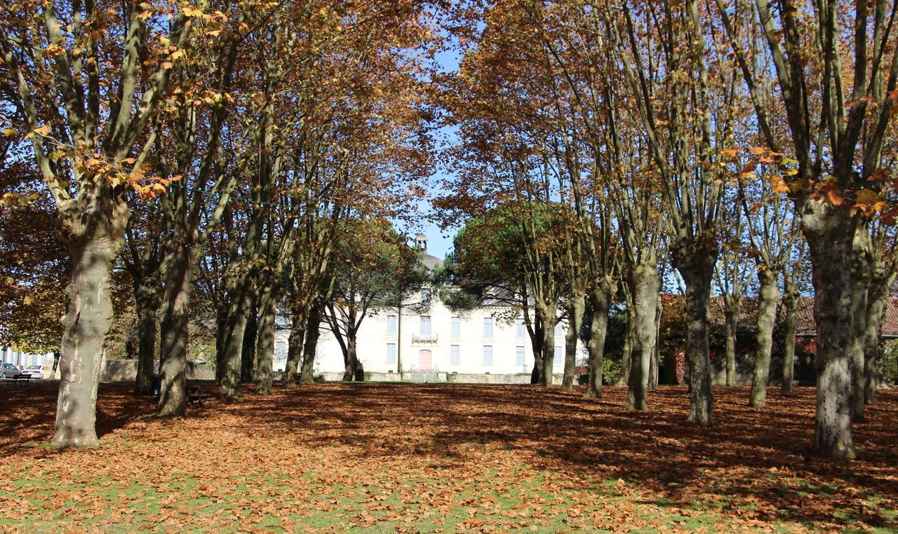 Les Chambres D'Eugenie Poyanne Exterior photo